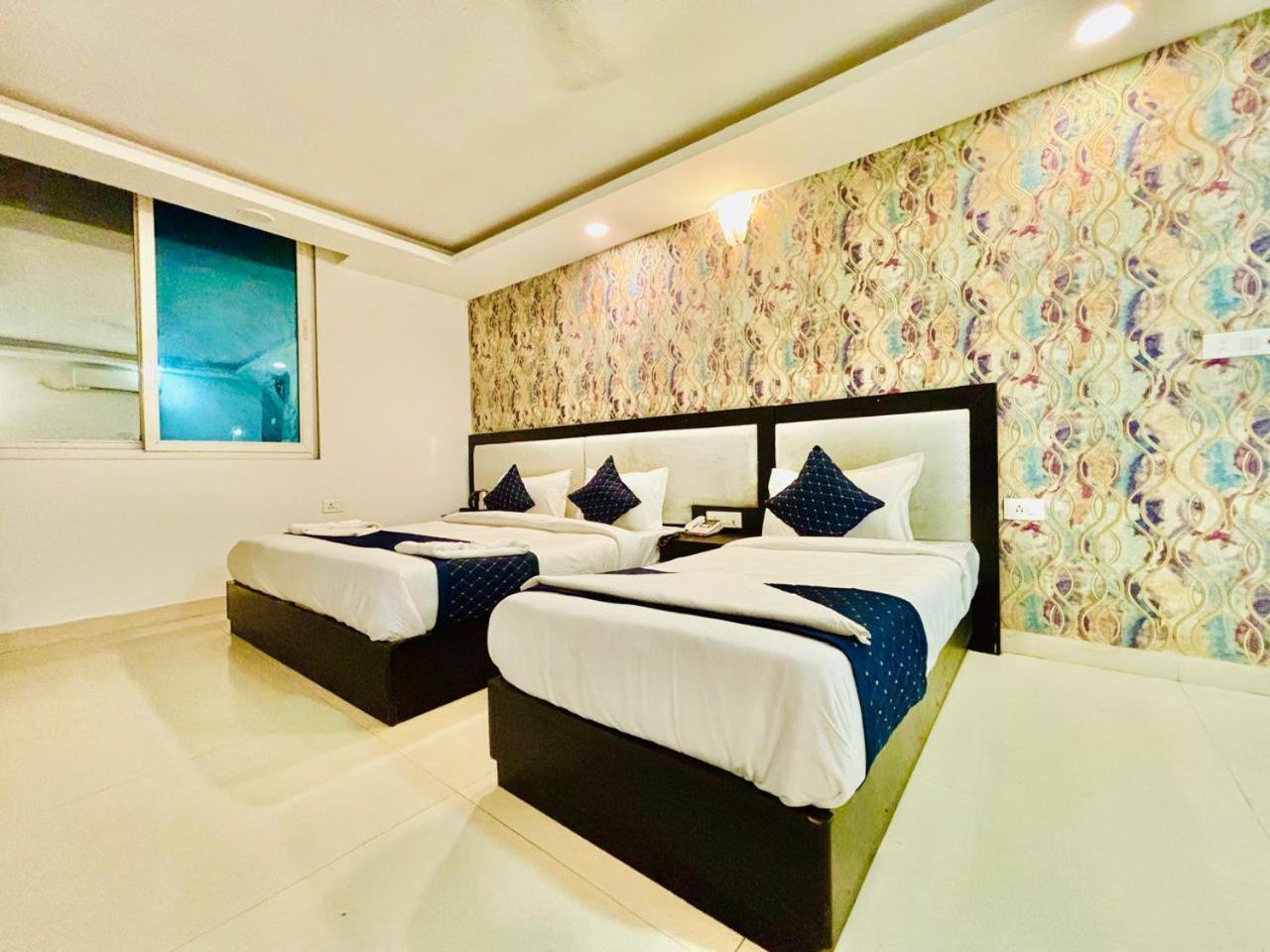 The Bellwood Suites Near Igi Airport 뉴델리 외부 사진